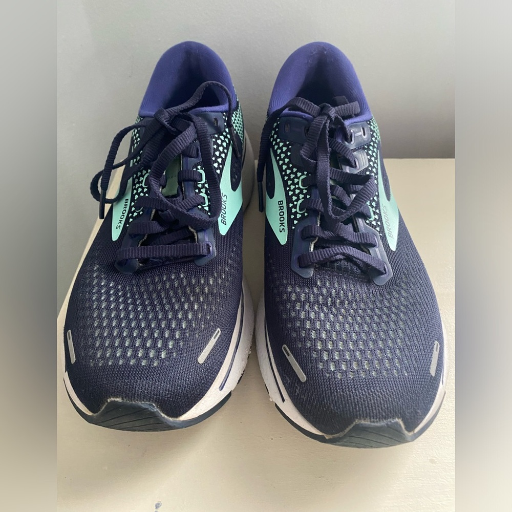 Brooks Ghost sneakers size 8 - Picture 2 of 7